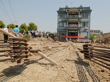 玛沁房屋平移